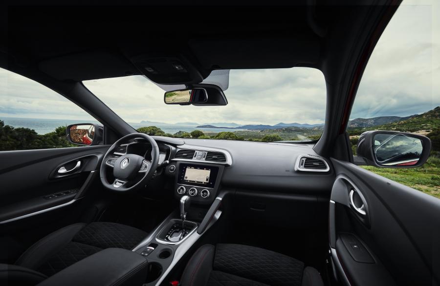 Торпедо Renault Kadjar Black Edition 2018 года  (WW) (фото 20 из 42)